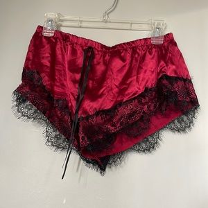 red lace shorts